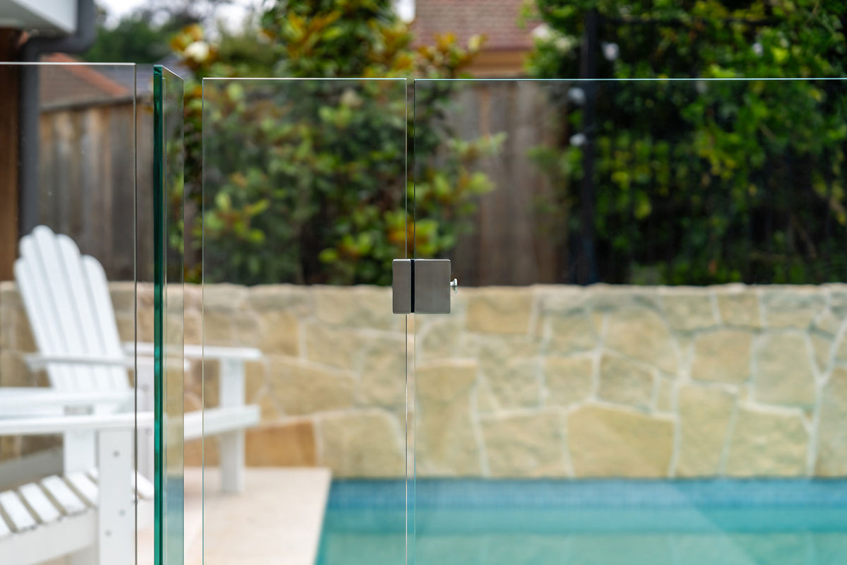 LUXE Latch 180 Degree