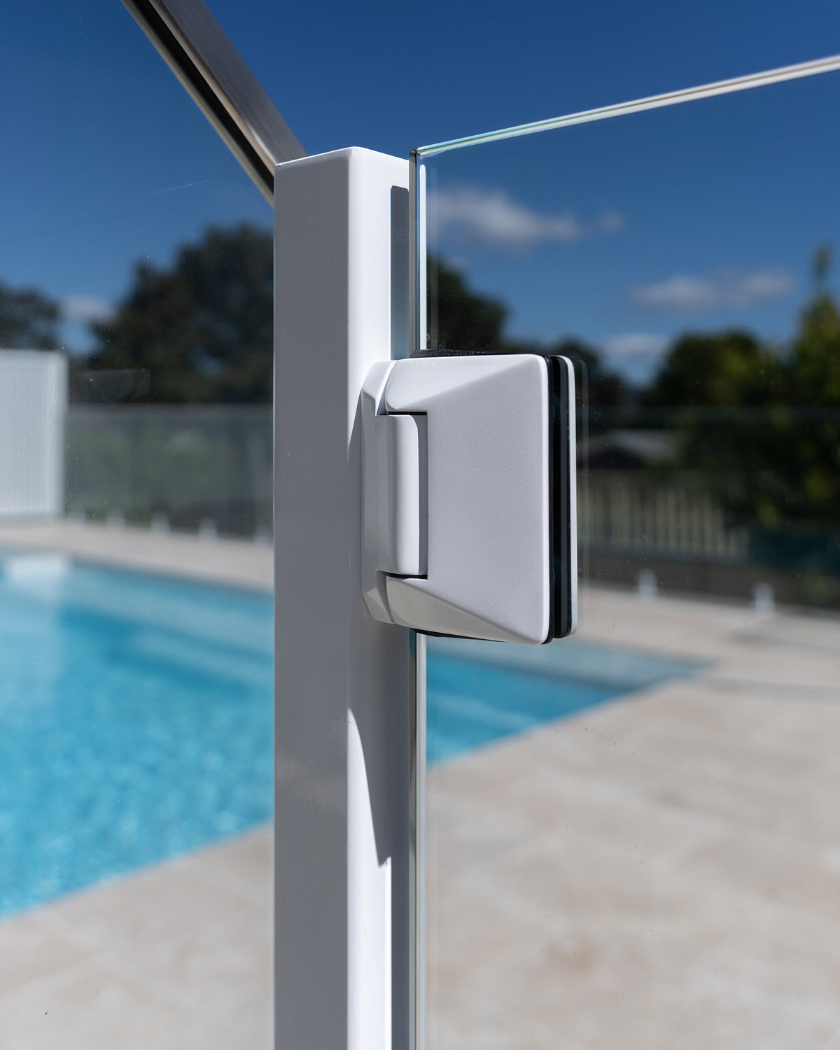 530 Glass To Wall Soft Close Hinge