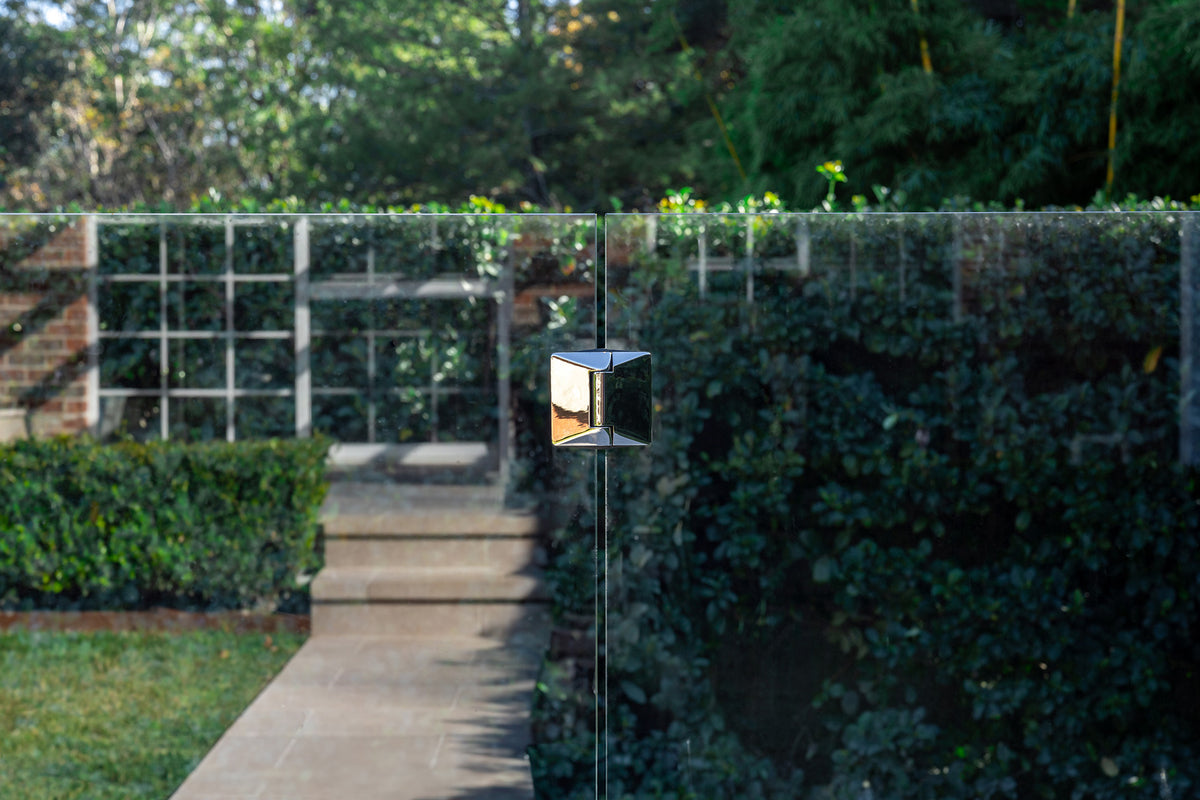 530 Glass To Glass Soft Close Hinge