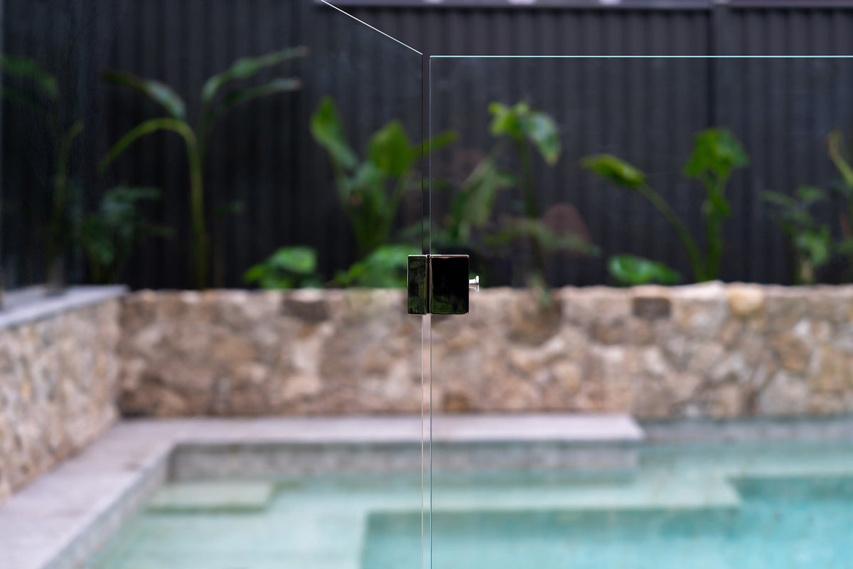 LUXE Latch 180 Degree
