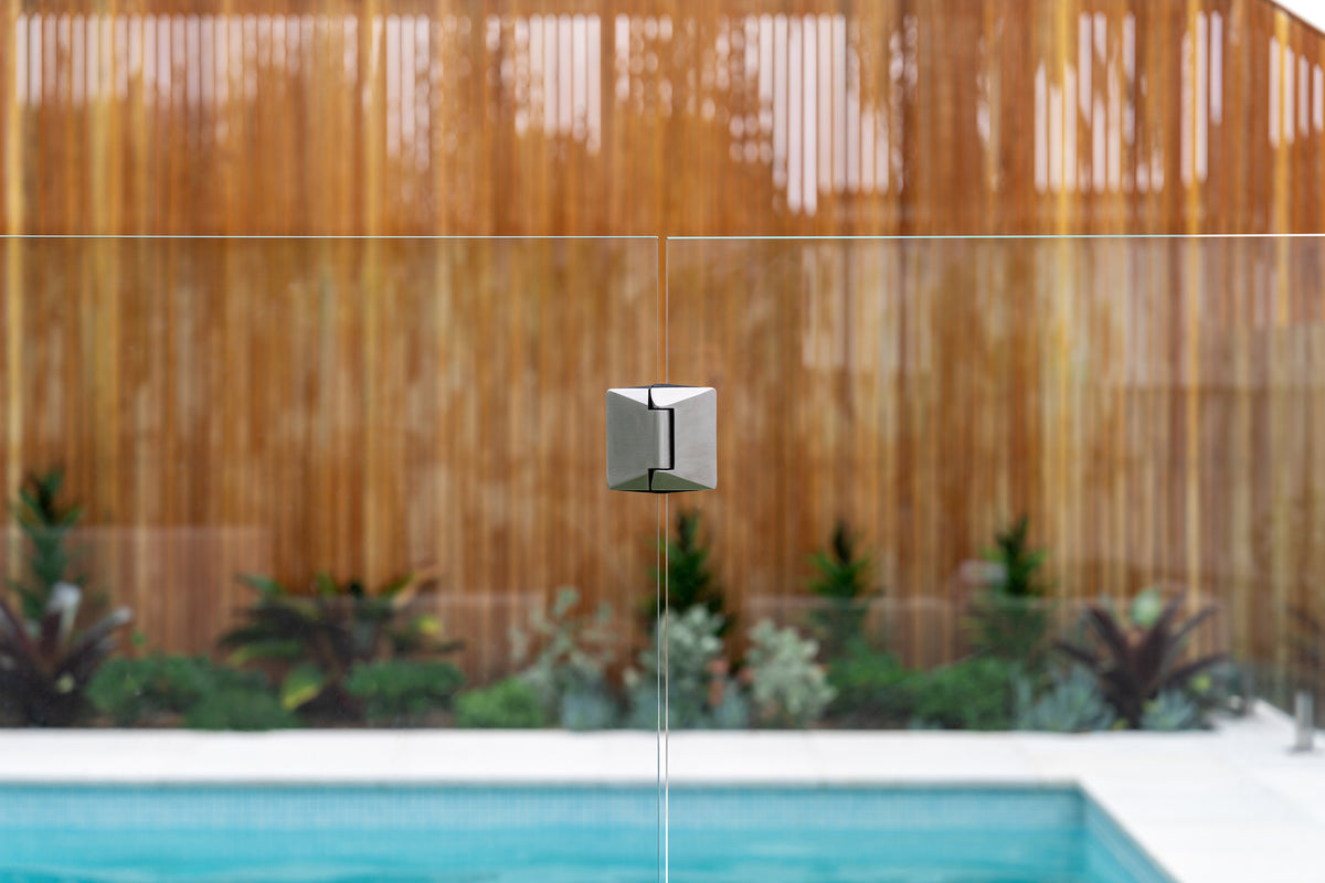 530 Glass To Glass Soft Close Hinge